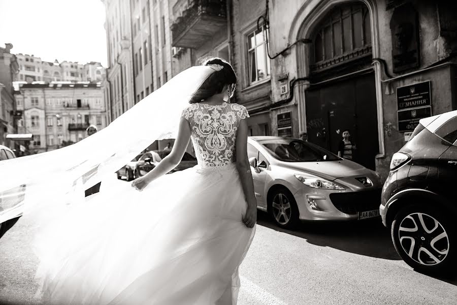 Fotógrafo de casamento Yuliya Platonova (juliaplatonova). Foto de 4 de junho 2018