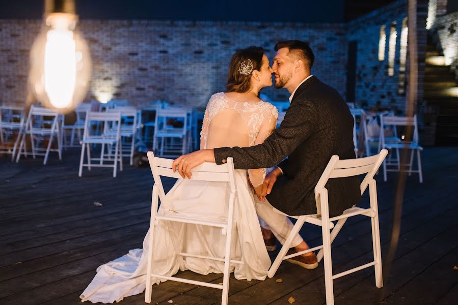 Fotógrafo de casamento Irina Frolova (irenlitvin). Foto de 22 de abril 2020