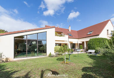 Maison avec piscine et terrasse 7