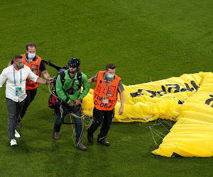 🎥 Le militant de Greenpeace à deux doigts d'être abattu par la police avant France - Allemagne 