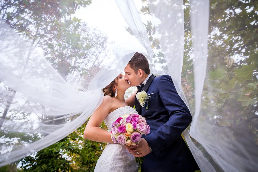 Fotógrafo de casamento Bogdan Preda (lifethrulens). Foto de 9 de maio 2018