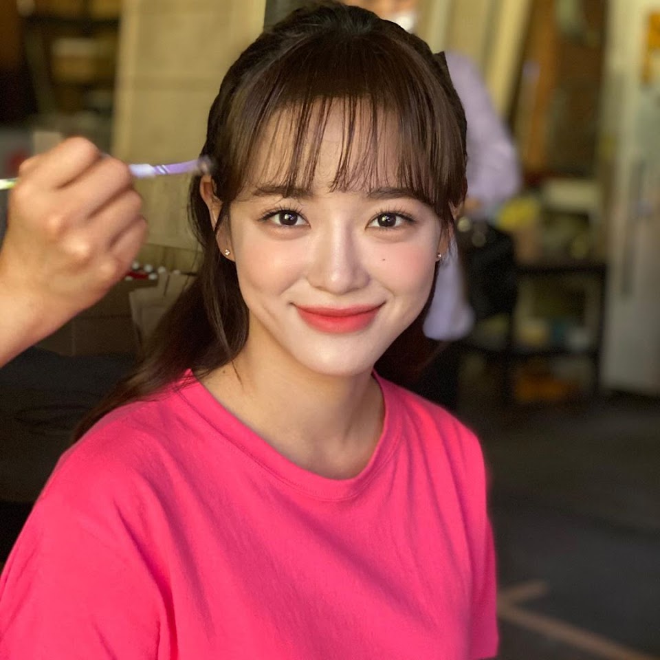 Kim Sejeong's SWOL Arms Don't Match Her Delicate Face And Fans Are ...