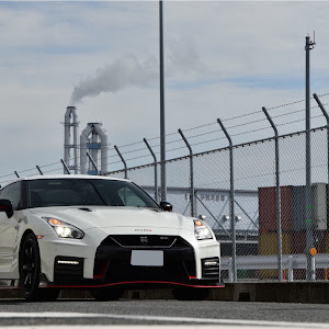 NISSAN GT-R