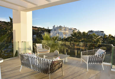 Contemporary apartment with terrace and pool 4