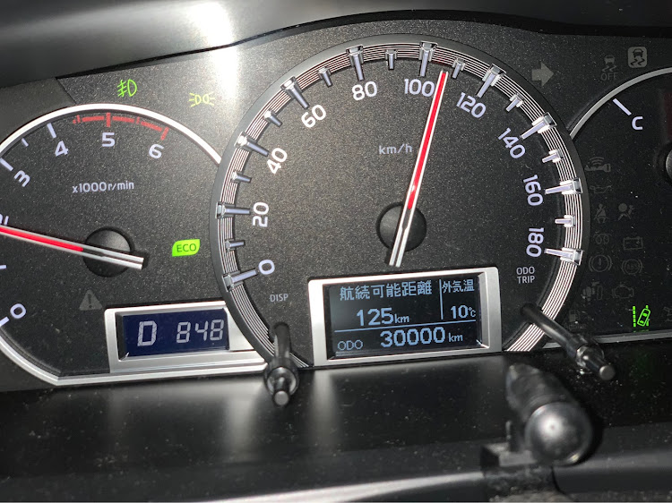 ハイエースバンのDIY・ハイエース200系・サードアシスト・#走行距離に関するカスタム事例の投稿画像1枚目