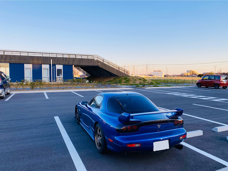 RX-7のパグ・助手席にパグ・サザコーヒー・りんりんスクエア・道の駅かつらに関するカスタム事例の投稿画像1枚目