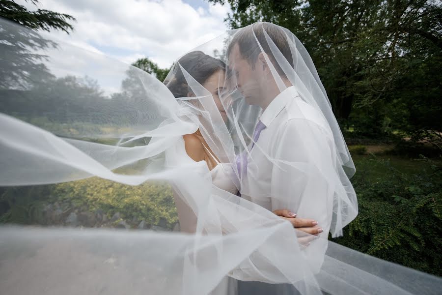 Fotógrafo de casamento Konstantin Anoshin (kotofotik). Foto de 20 de agosto 2017