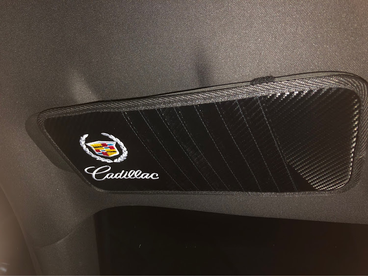 CTS クーペのアメ車・キャデラック・エスカレード・CTS-V クーペ・非公式品に関するカスタム事例の投稿画像4枚目