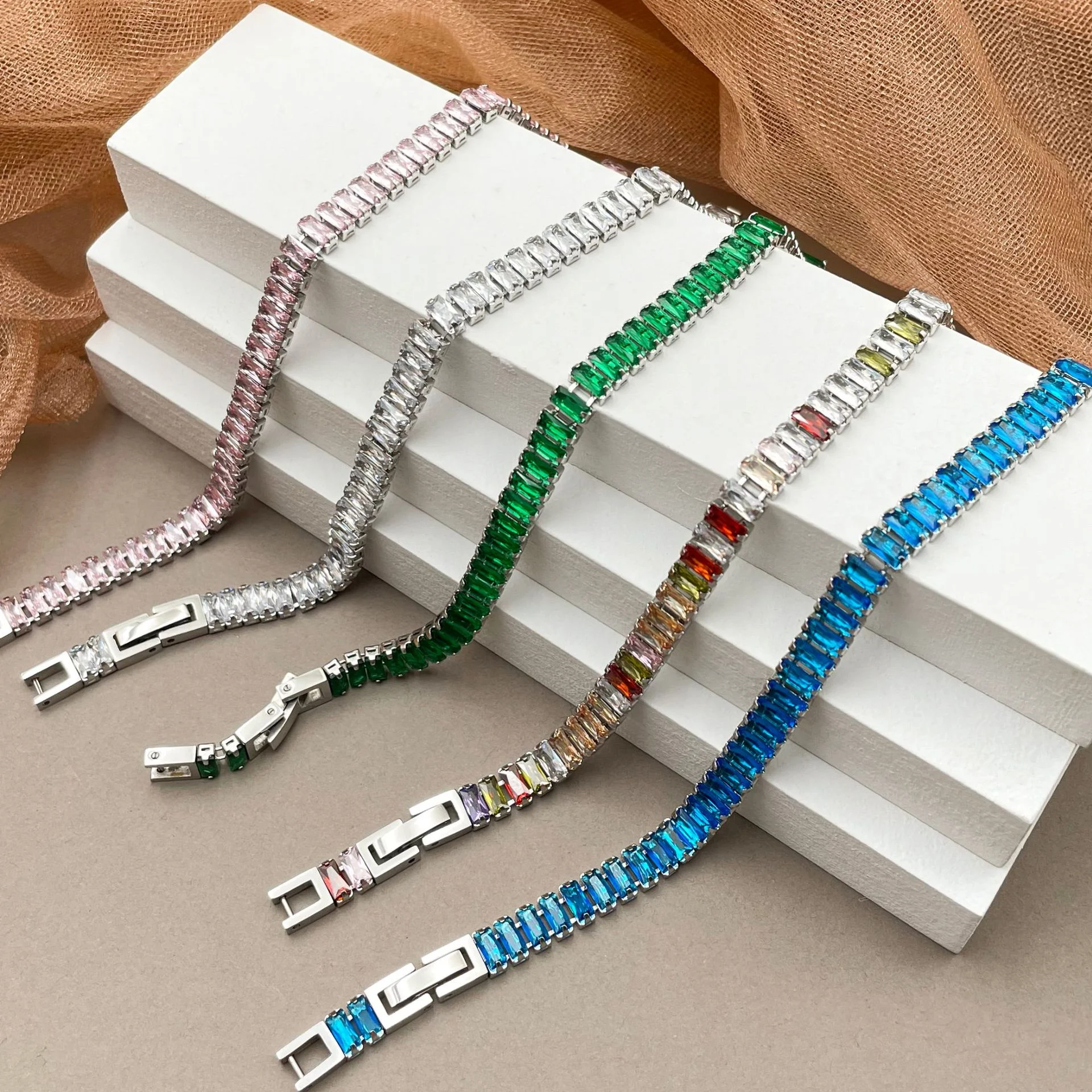 Title 1, Bracelet géométrique en acier inoxydable et zir...