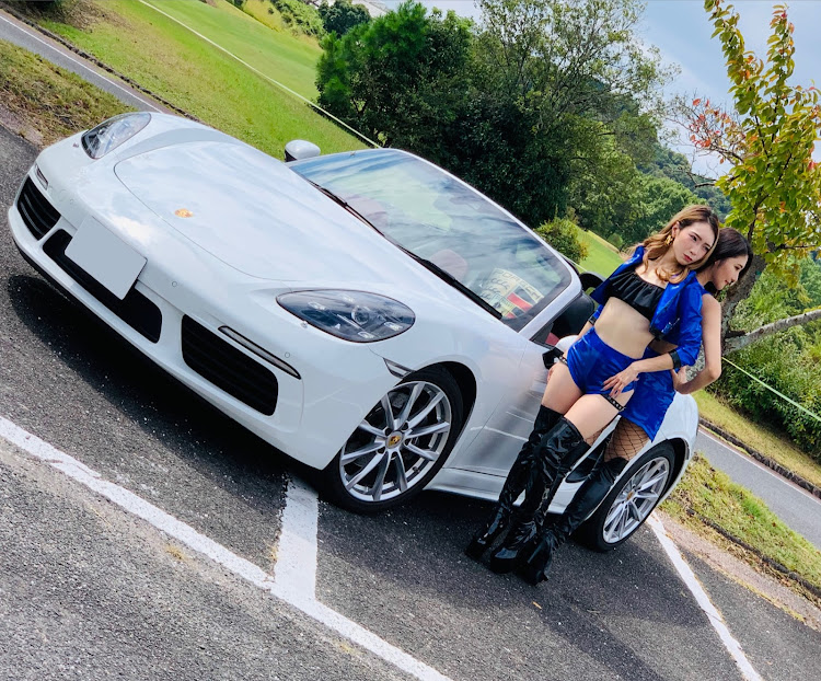718 ボクスターのポルシェ・ボクスター・希望ヶ丘MT・クイズの答えは・・・・骨折痛い😭に関するカスタム事例の投稿画像5枚目