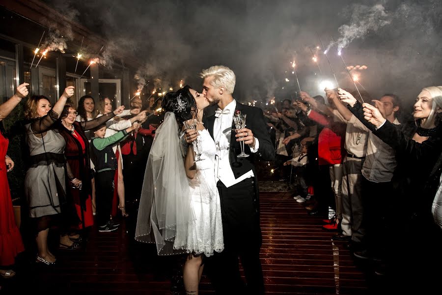 Fotografo di matrimoni Vitaliy Ushakov (ushakovitalii). Foto del 12 maggio 2020