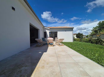 maison à Saint-Sulpice-de-Royan (17)