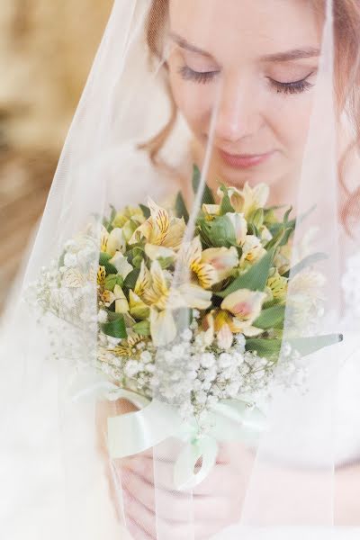 婚禮攝影師Irina Vyborova（irinavyborova）。2016 11月30日的照片