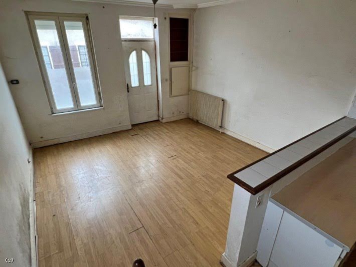 Vente propriété 3 pièces 75 m² à Ruffec (16700), 39 000 €