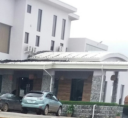 Roots Restaurant & Cafe, 2 Mount Street, Opp. Golf Course, G.R.A, GRA, Enugu, Enugu, Nigeria, Motel, state Enugu