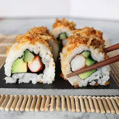 Crispy Chicken Sushi (4 Pcs)