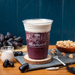 Grape Tea with Nut Cream