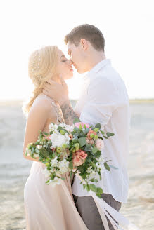 Fotógrafo de casamento Kseniya Shekk (kseniyashekk). Foto de 17 de abril 2017