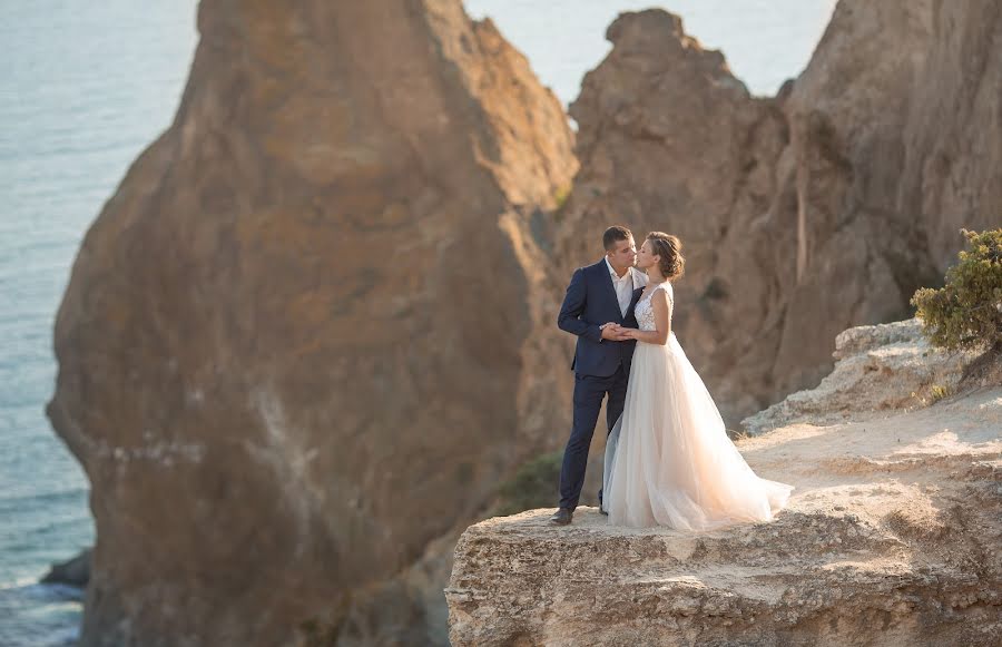 Fotógrafo de casamento Olga Selezneva (olgastihiya). Foto de 26 de dezembro 2019