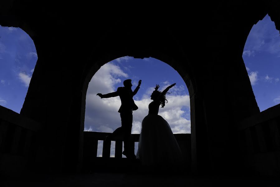 Fotógrafo de casamento Ionut Fechete (fecheteionut). Foto de 23 de março 2017