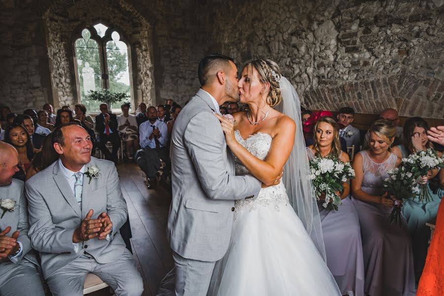 Wedding photographer James Malkin (jamesmalkinphoto). Photo of 26 November 2019