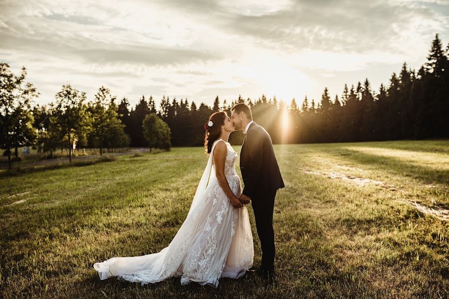 शादी का फोटोग्राफर Adéla Vraníková (adelavranikova)। अगस्त 11 2022 का फोटो