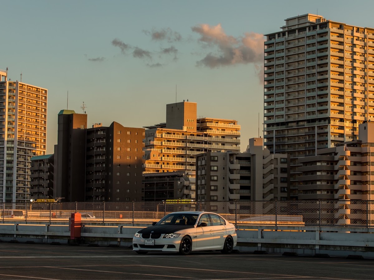 Bmw 3シリーズ セダンを華麗にカスタム By Bmwヒロd28 21 02 05 昨日の屋上のマジックアワー編聳え立つ摩天楼 ジョボっ いいオッサンが何やって Cartune