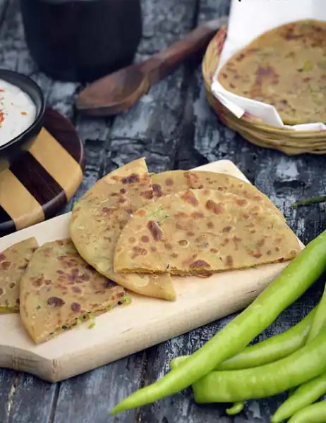 GREEN CHILLY PARANTHA