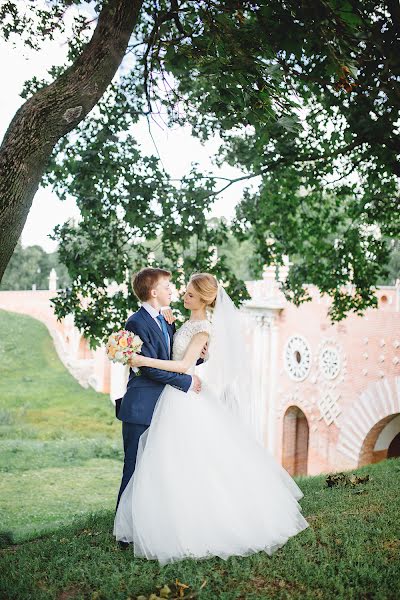 Fotógrafo de casamento Aleksandra Veselova (veslove). Foto de 23 de dezembro 2016