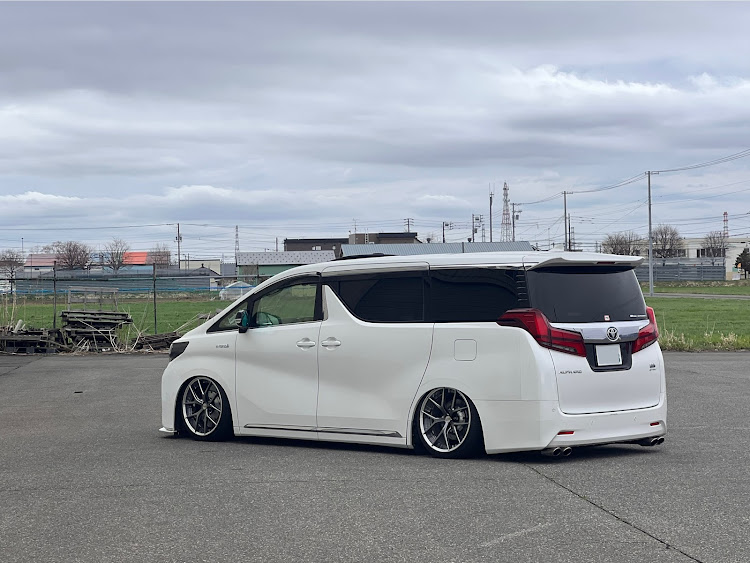 アルファードのBBS RI-S・brembo・ACC 　ON THE GROUND・コーナーポール・023Premiumに関するカスタム事例の投稿画像3枚目