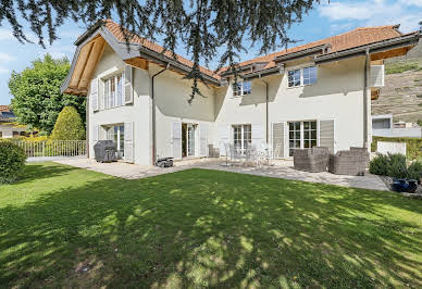 House with pool and garden 2