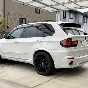 X5 E70