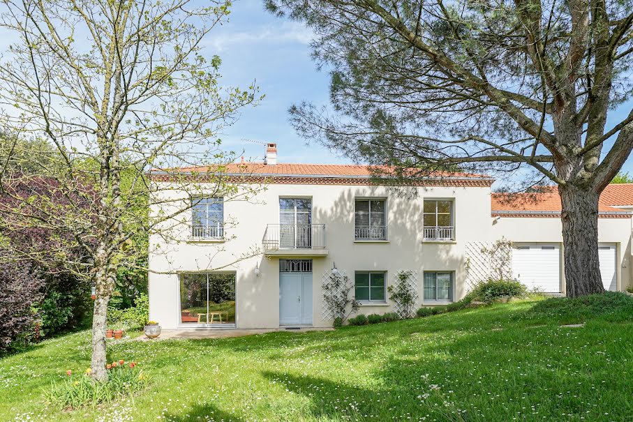 Vente maison 9 pièces 216 m² à Cholet (49300), 680 000 €