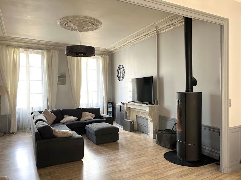 Vente maison  360 m² à Saint-Jean-d'Angély (17400), 396 000 €