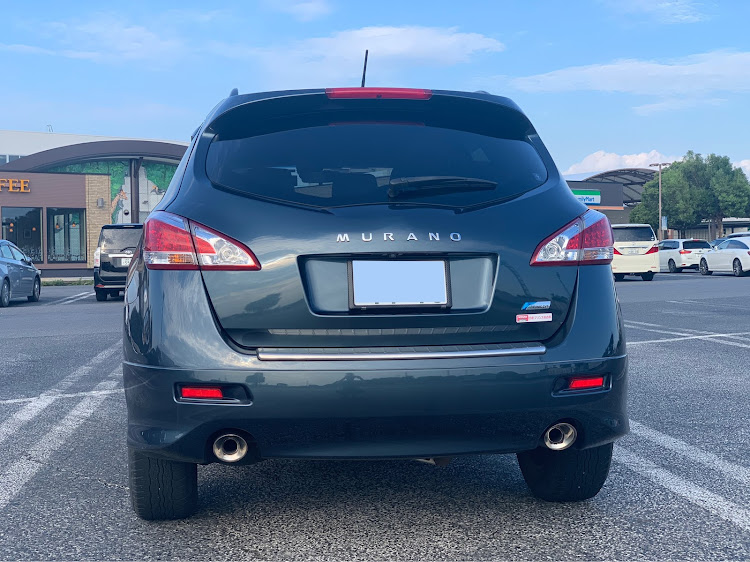 ムラーノのNISSAN・ホイールマッドブラック・リムガード取り付け・ライトスモーク・半年に関するカスタム事例の投稿画像4枚目