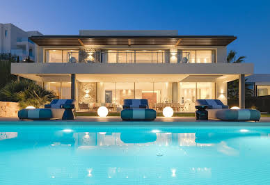 Villa with pool 7