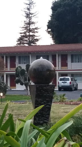 Ball Fountain 