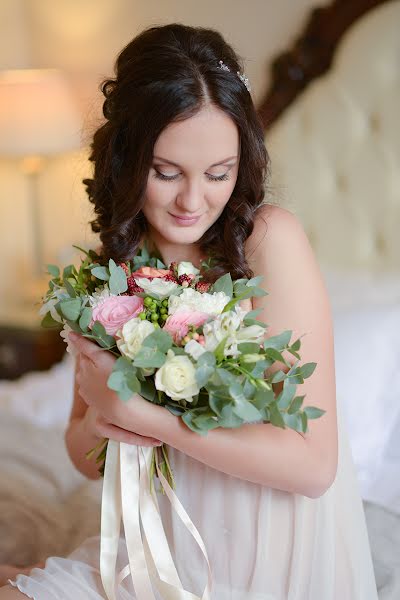 Fotografo di matrimoni Tatyana Semicvetikova (bella-festa). Foto del 28 ottobre 2015