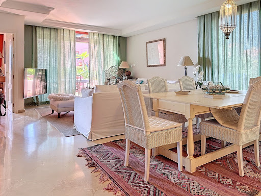 Apartment with terrace and pool 5
