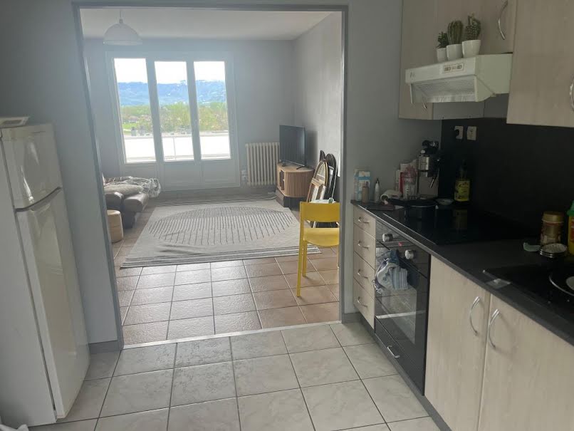 Location  appartement 3 pièces 55 m² à Domene (38420), 777 €