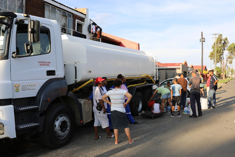 Coronationville residents collect water from a tanker. Johannesburg Water has provided an overview of the state of supply in the city.