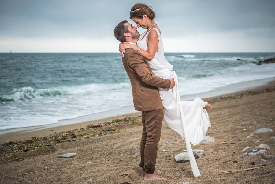 Fotógrafo de bodas Adrien Gil (kameras). Foto del 14 de abril 2019