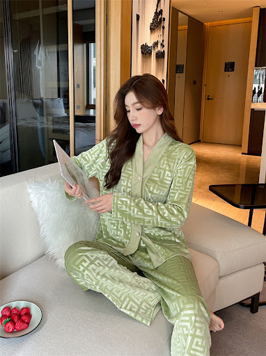 Title 9, New Gold Velvet Pajamas Womens Suit