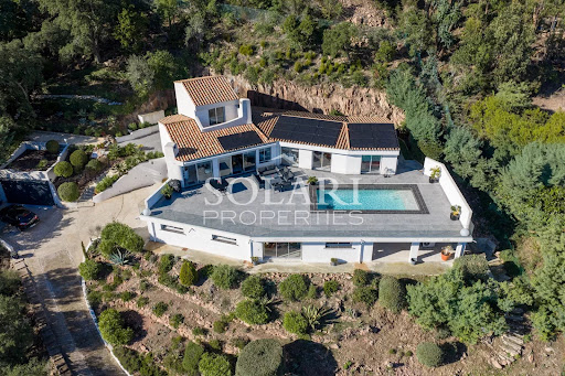 Villa with pool and terrace 5