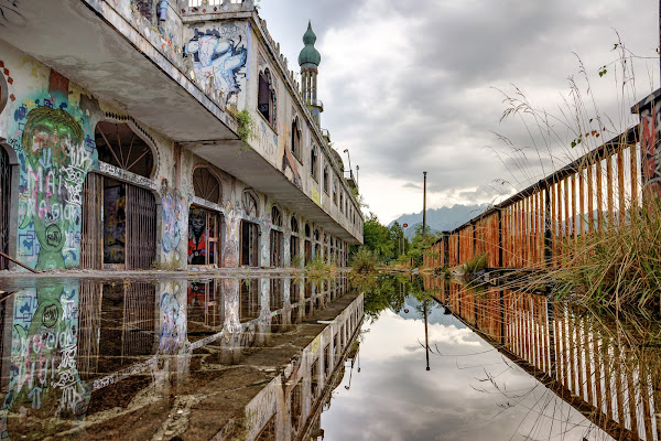 Consonno - Il paese fantasma di LorenzoVitali