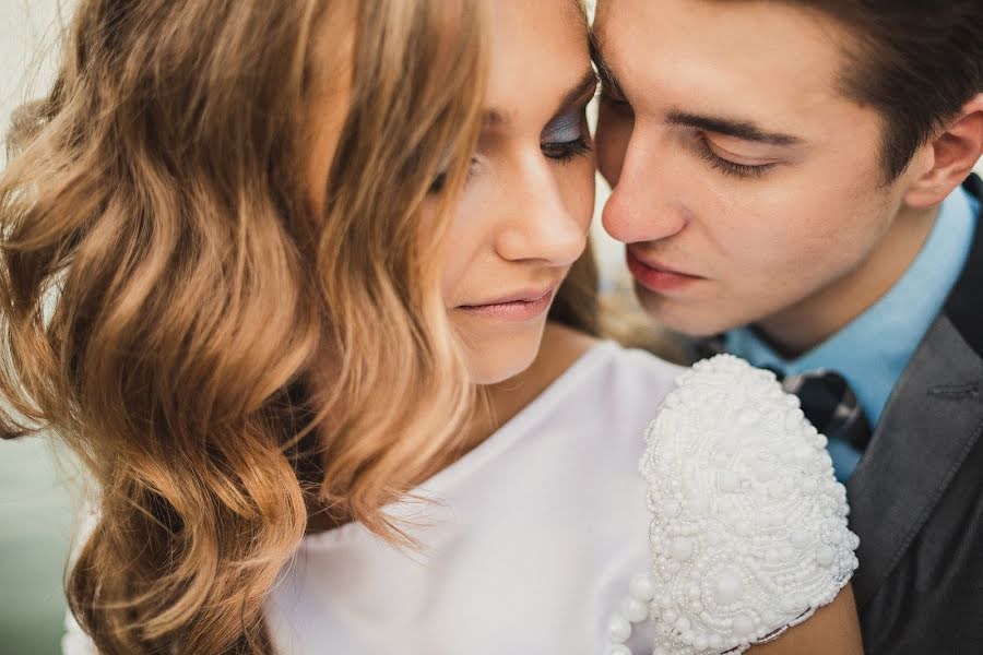 Fotógrafo de casamento Yana Voronina (yanysh31). Foto de 12 de agosto 2015