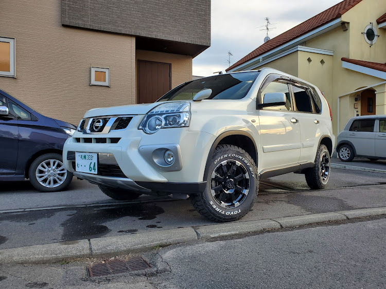 エクストレイルのゴールデンウィーク・洗車・車高調整に関するカスタム事例の投稿画像1枚目