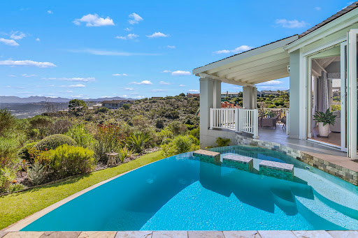 Maison avec piscine 2