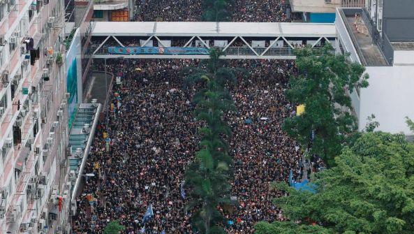 解放军驻港司令罕发声警告味浓 早前诺不干预