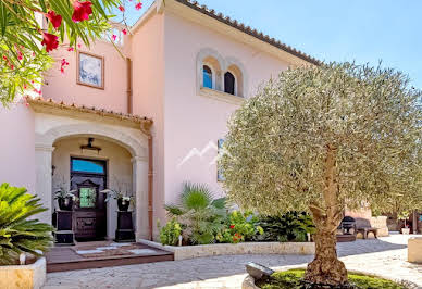 Villa avec piscine et terrasse 3